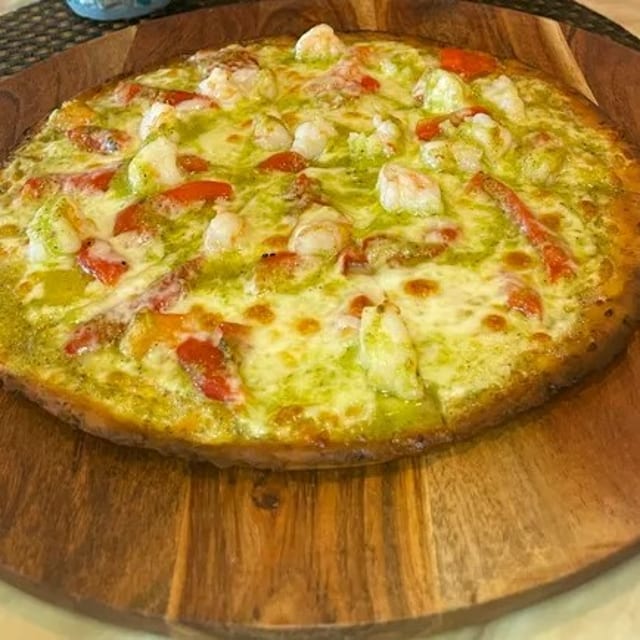10" Cauliflower Julian Pizza.