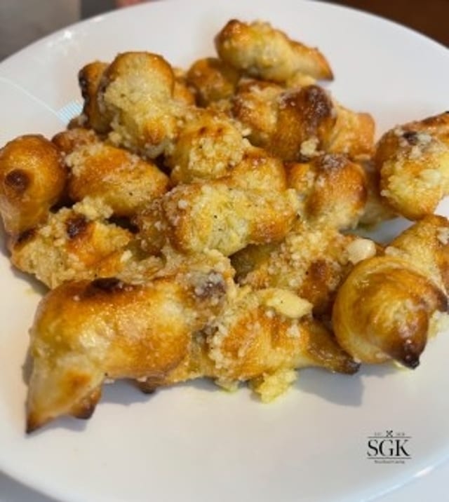 Garlic Knots.